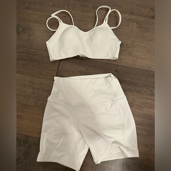 Lululemon bra and shorts set in colour bone - Picture 4 of 5